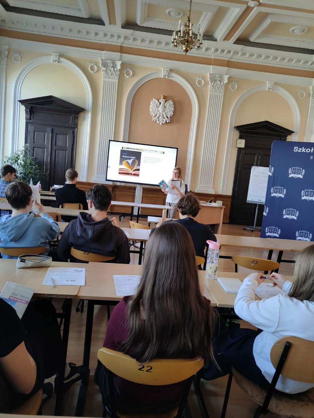 WARSZTATY Z TWORZENIA MINIATUROWEJ KSIĄŻECZKI