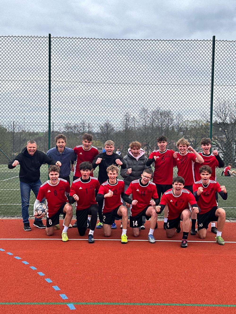 PIŁKARZE W FINALE POWIATOWYM