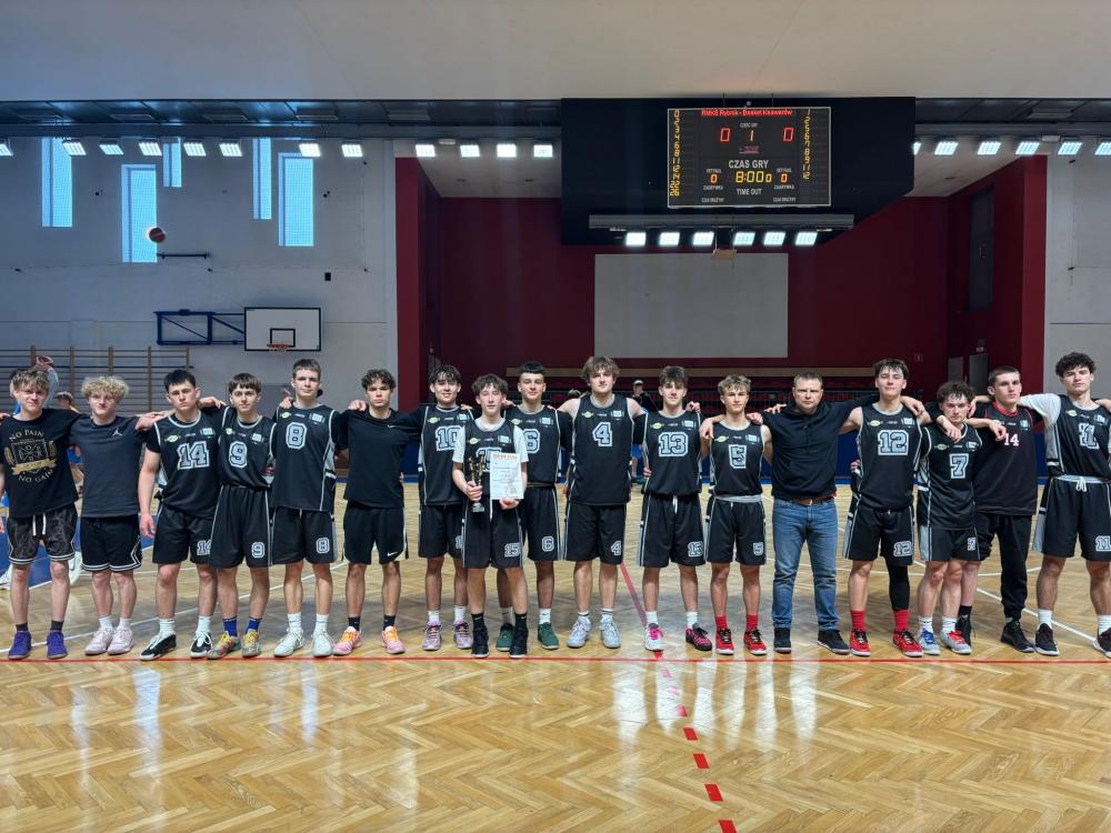 KOSZYKARZE TUŻ ZA PODIUM W WOJEWÓDZTWIE